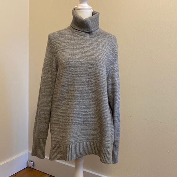 Comfy cozy grey J Crew turtleneck sweater - Picture 1 of 7
